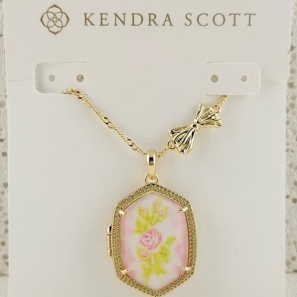 NWT Kendra Scott Love Shack Fancy Locket Gold Floral Pendant Necklace - Picture 2 of 12